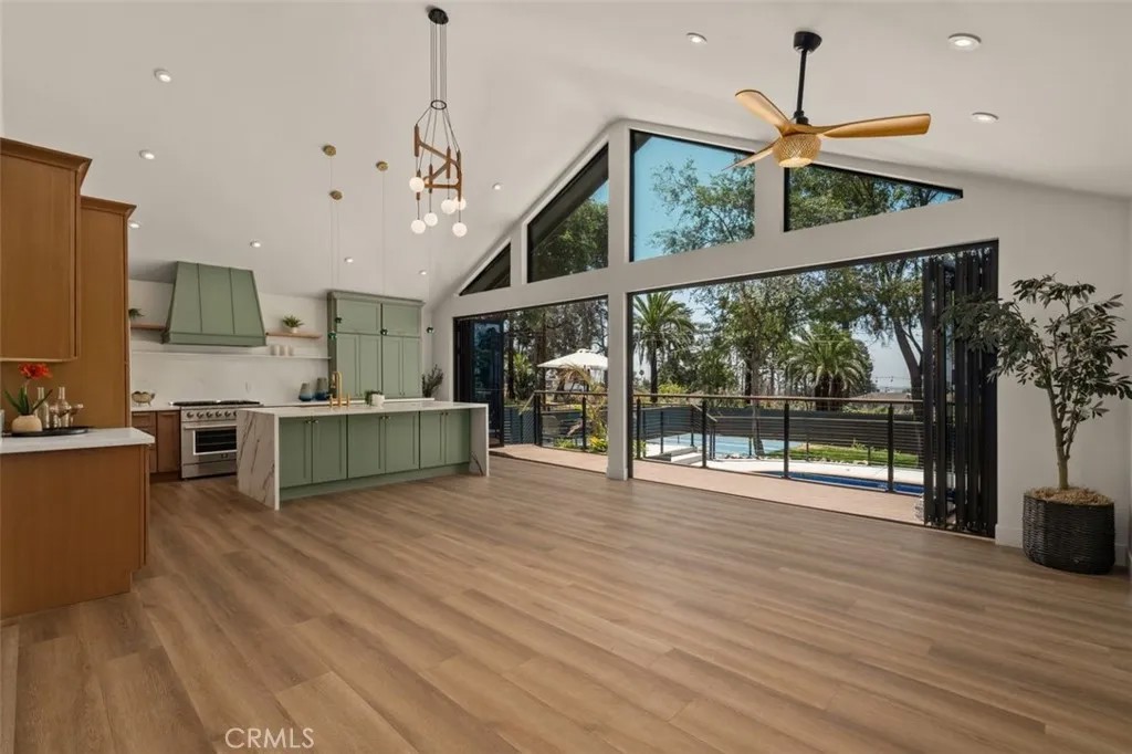 32 W Las Flores Drive