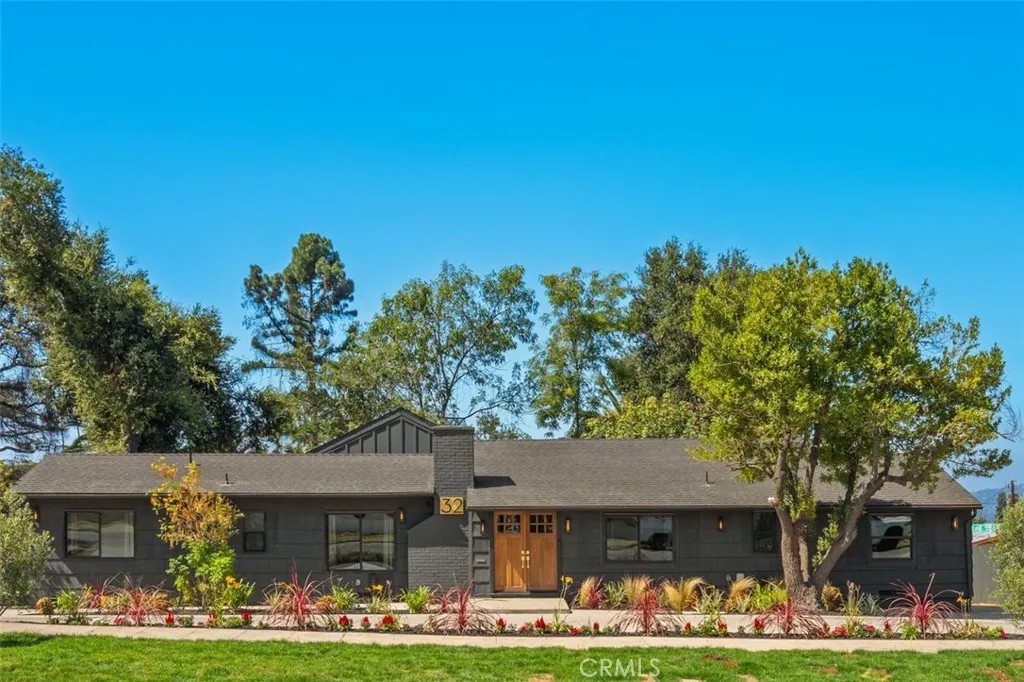 32 W Las Flores Drive