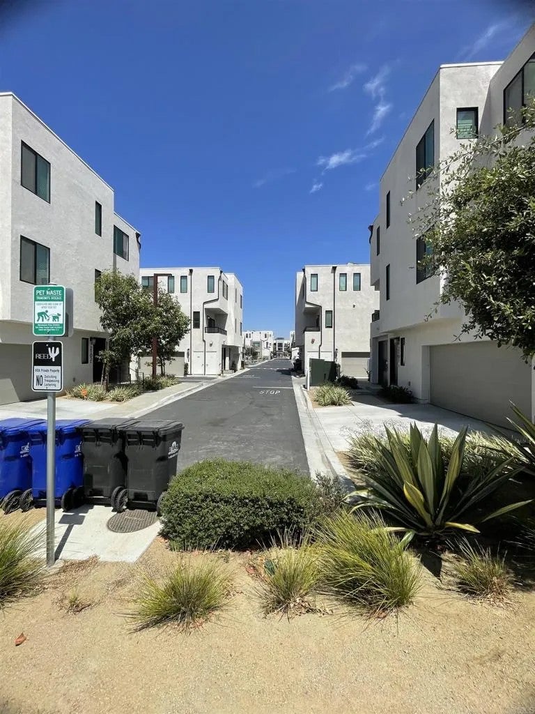 2002 Vela Ln