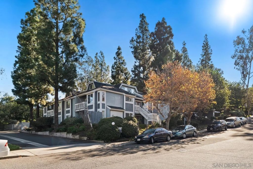 Photo of 1564 Tanglewood Ln #19, Escondido, CA 92029 (MLS # 250045546)