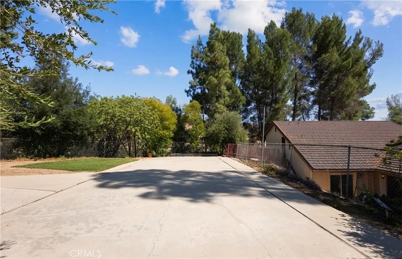 27601 Endeavor Street