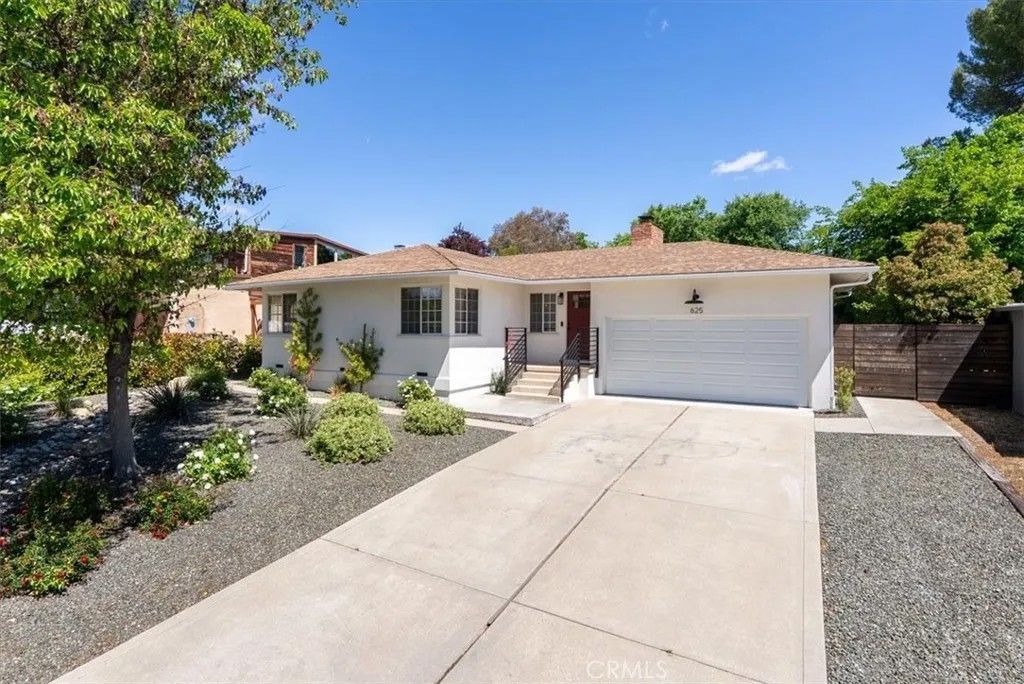 Photo of 625 Moss Ave, Paso Robles, CA 93446 (MLS # NS26094255)