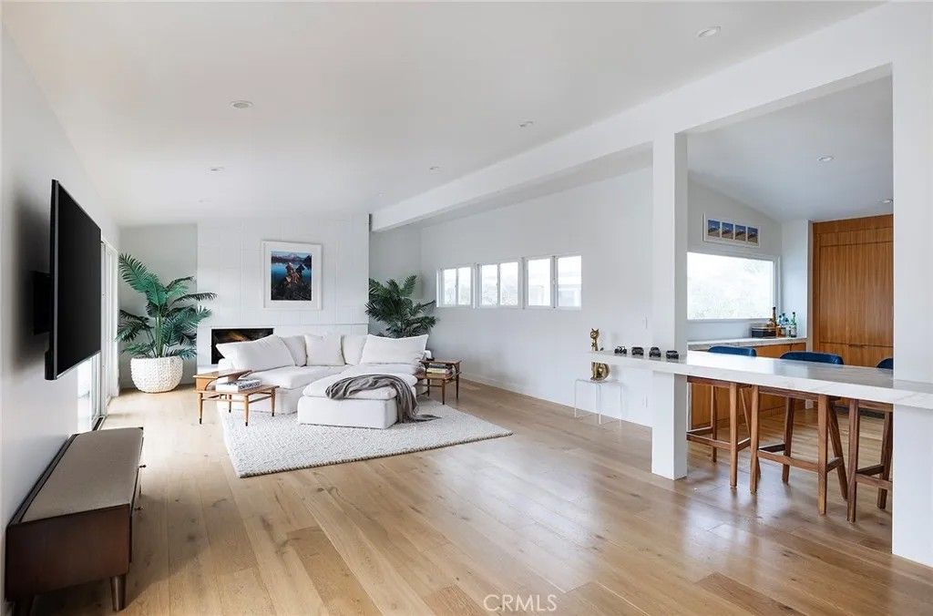 Photo of 1504 Westcliff Drive #5, Newport Beach, CA 92660 (MLS # NP25235072)