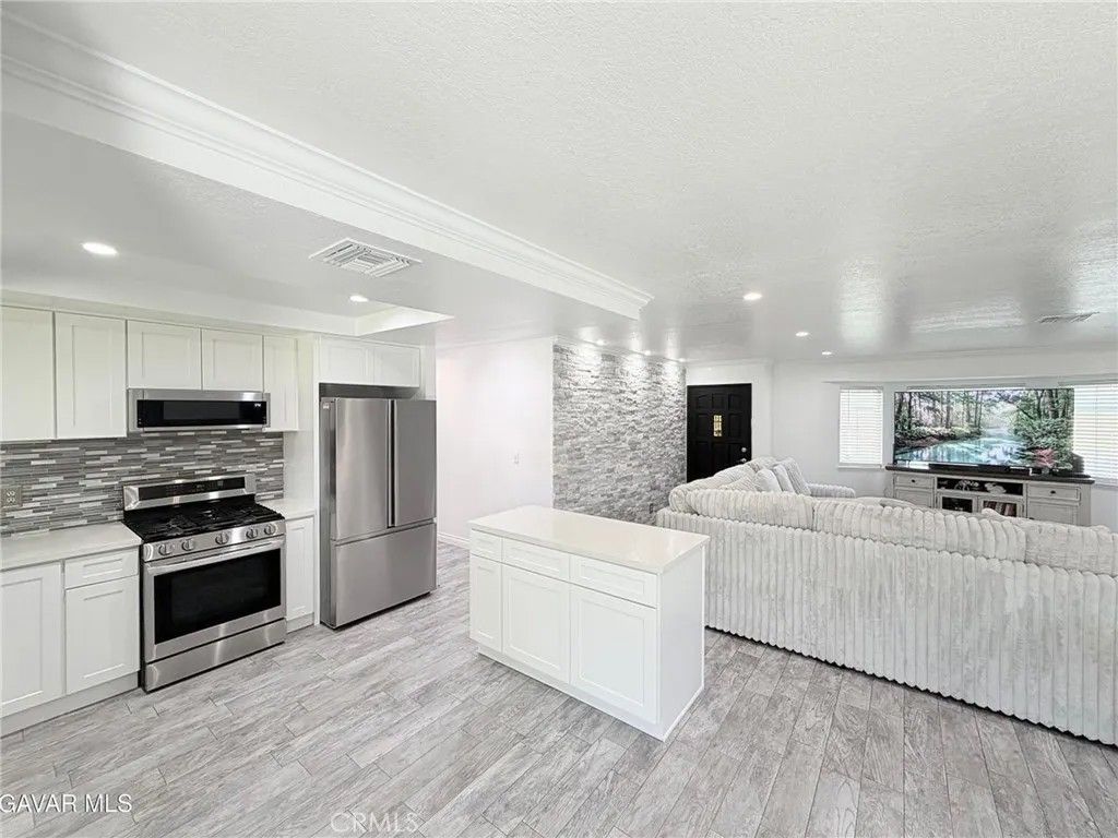 Photo of 1802 Linda Avenue, Lancaster, CA 93534 (MLS # SR26095003)