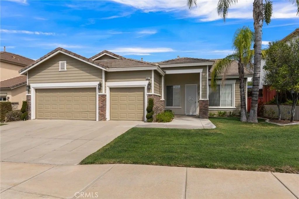 Photo of 19377 Mt Wasatch Dr, Riverside, CA 92508 (MLS # IG26056889)