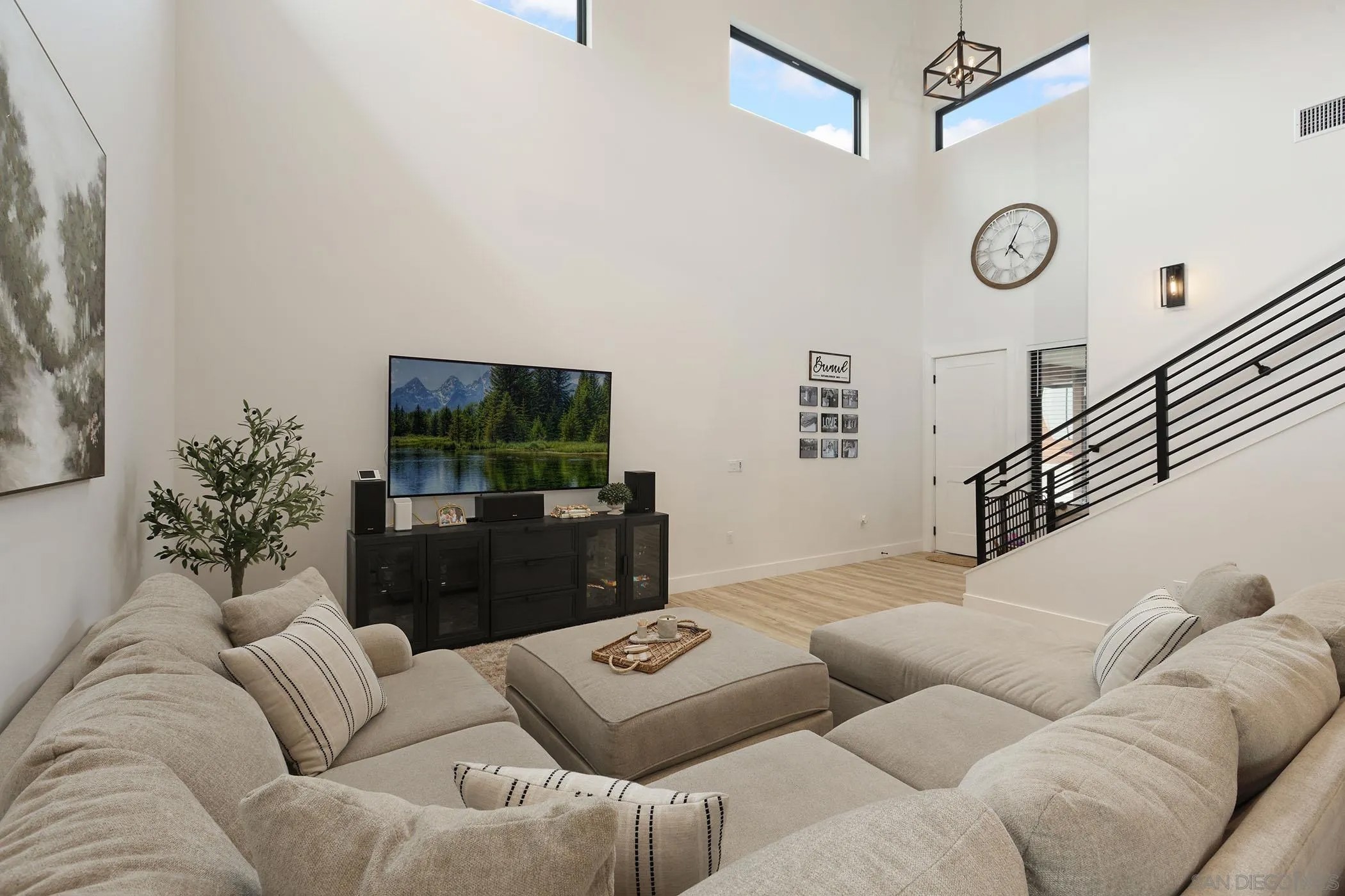 1686-88 Gecko Road
