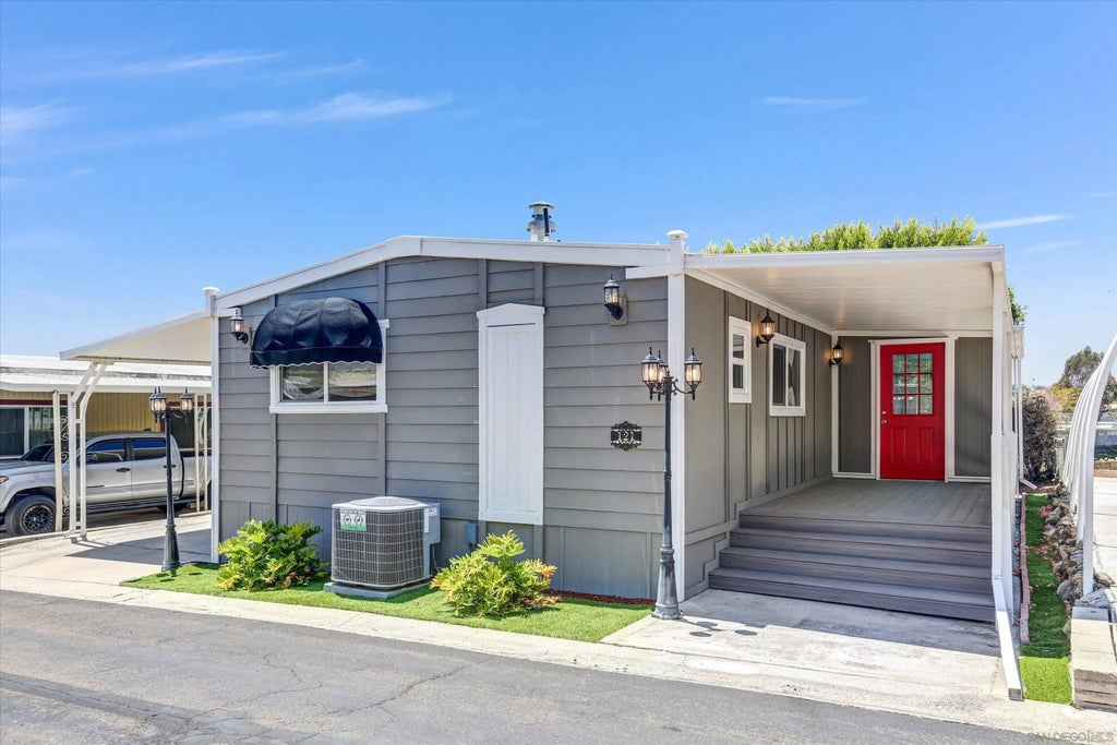 Photo of 1815 Sweetwater Rd #121, Spring Valley, CA 91977 (MLS # 260023715)