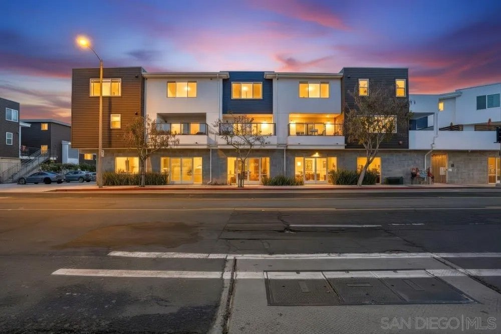 4100 Voltaire St 210