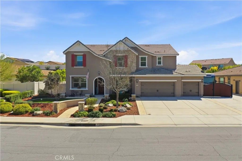 Photo of 37686 Golden Eagle Avenue, Murrieta, CA 92563 (MLS # SW26034660)