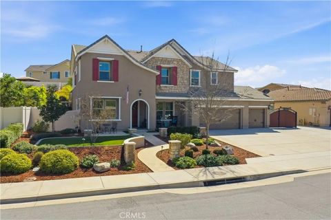 Photo of 37686 Golden Eagle Avenue, Murrieta, CA 92563 (MLS # SW26034660)
