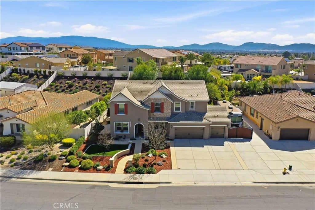 Photo of 37686 Golden Eagle Avenue, Murrieta, CA 92563 (MLS # SW26034660)