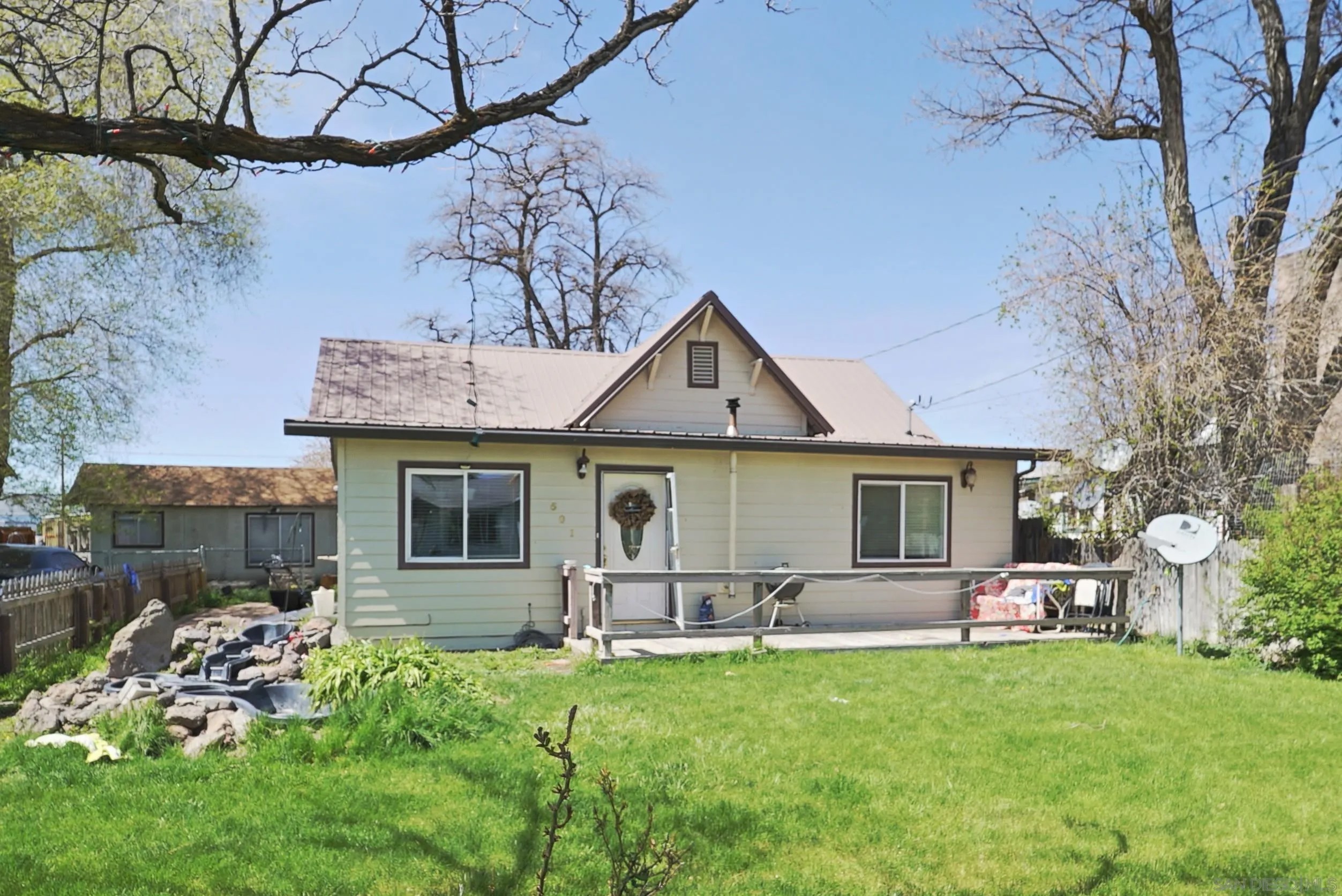 501 N East