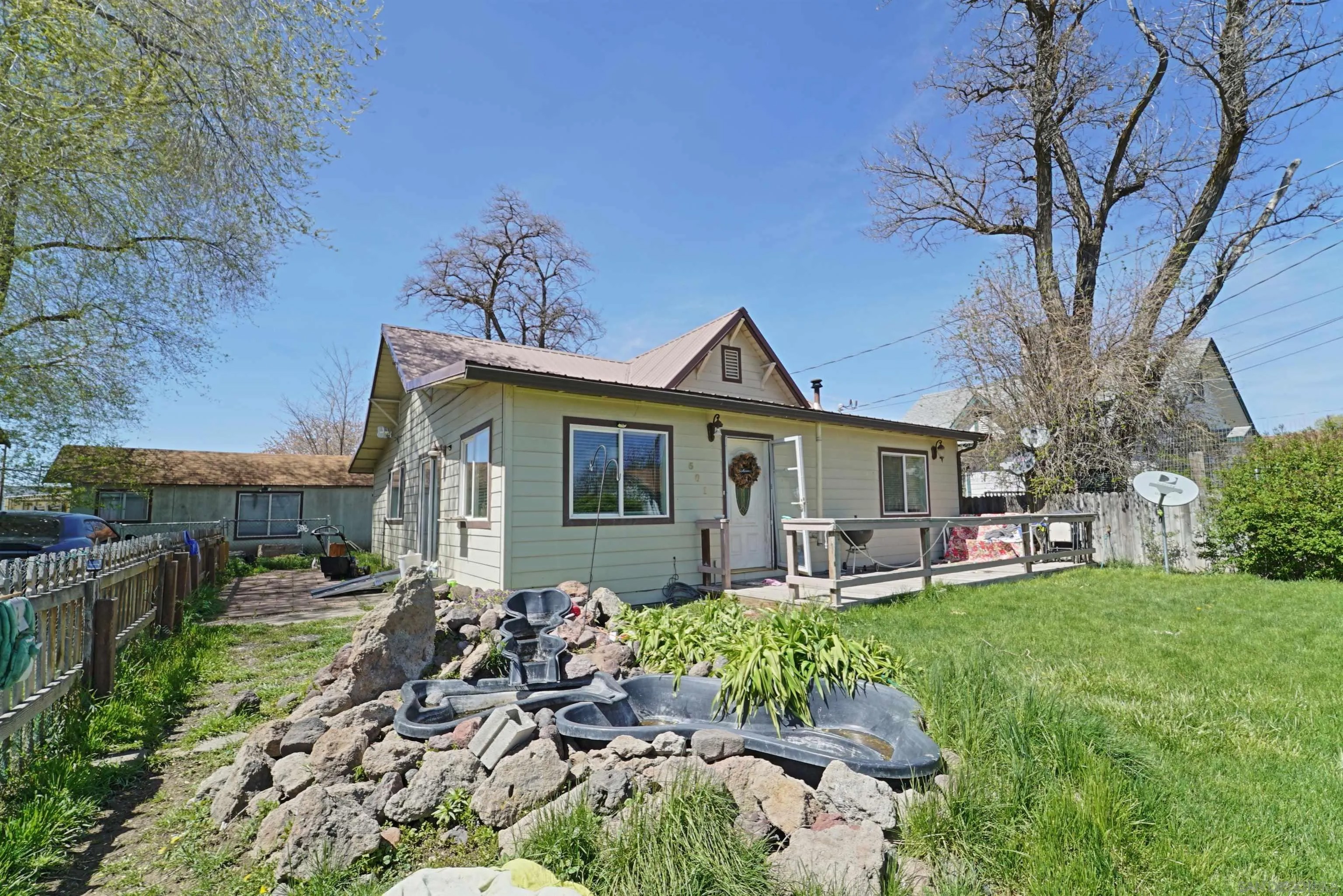 501 N East