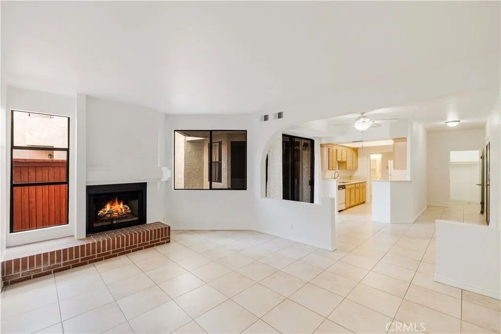 Photo of 7211 Cozycroft Ave #19, Winnetka, CA 91306 (MLS # SR26052650)