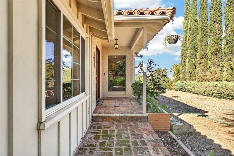 306 La Colina Drive