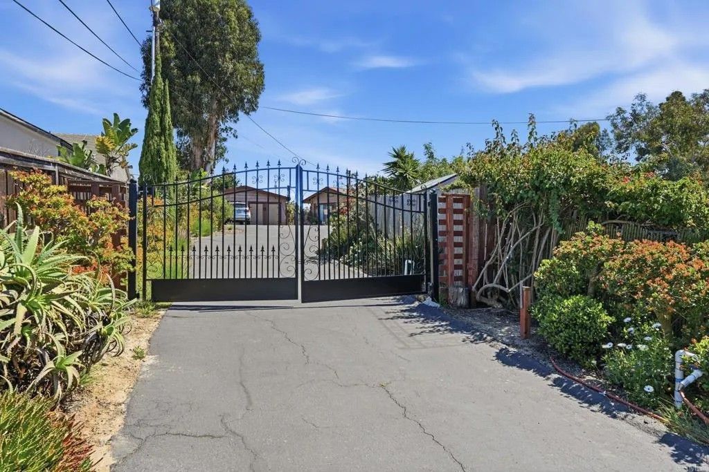 Photo of 1355 Rainbow Ridge, Encinitas, CA 92024 (MLS # NDP2602778)