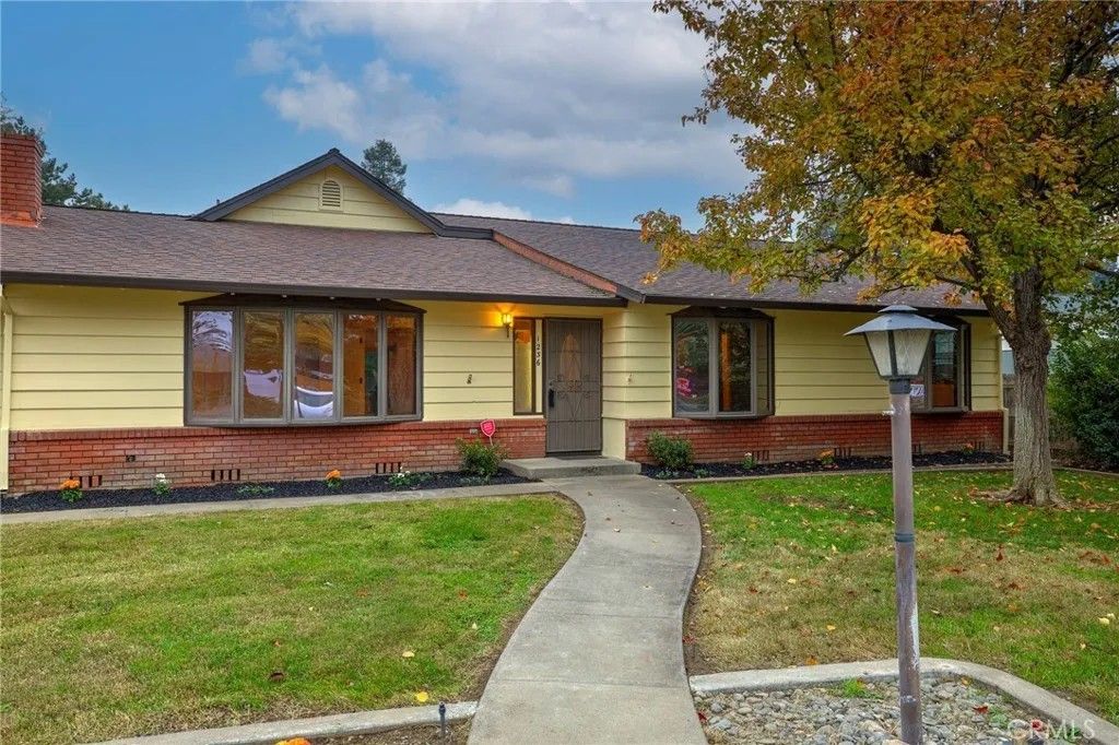 Photo of 1236 Glenwood Avenue, Chico, CA 95926 (MLS # SN25272009)