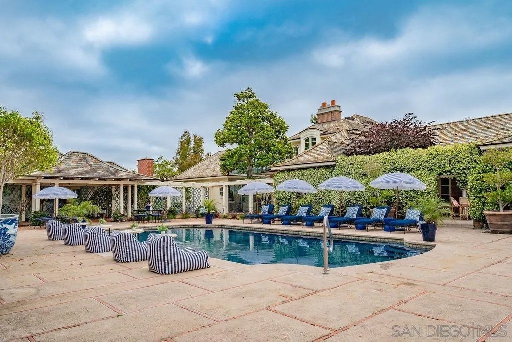7007 Country Club Drive