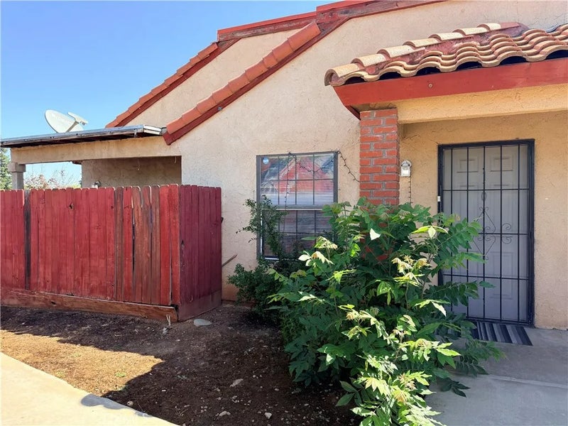 1405 E Cypress