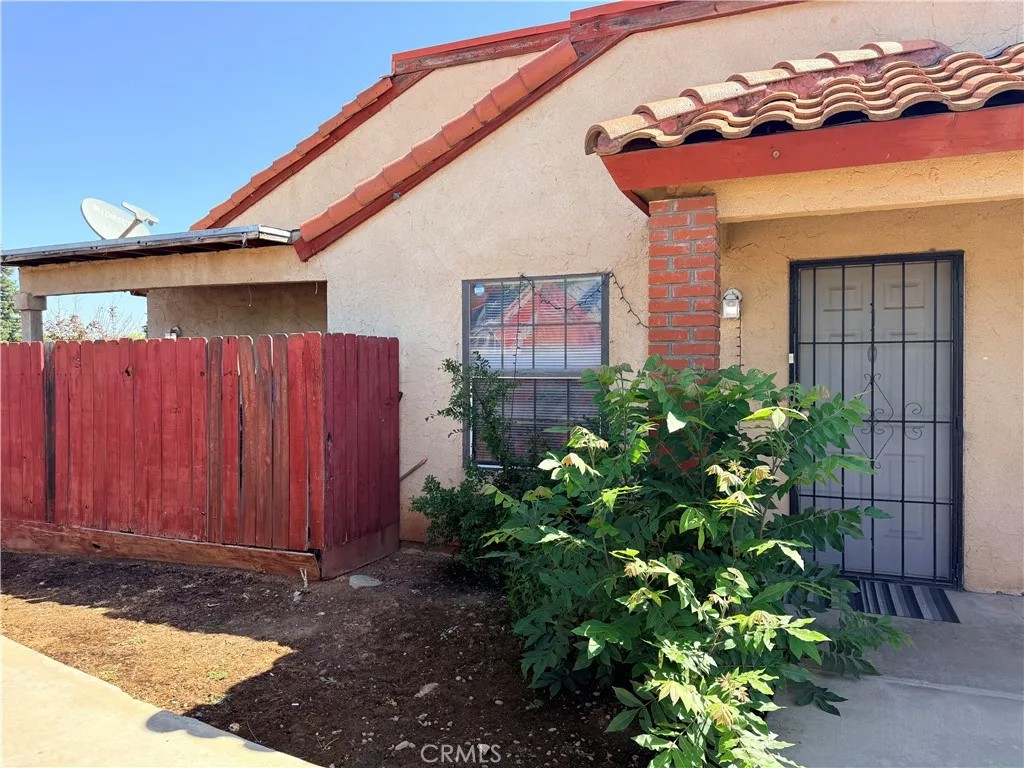 1405 E Cypress