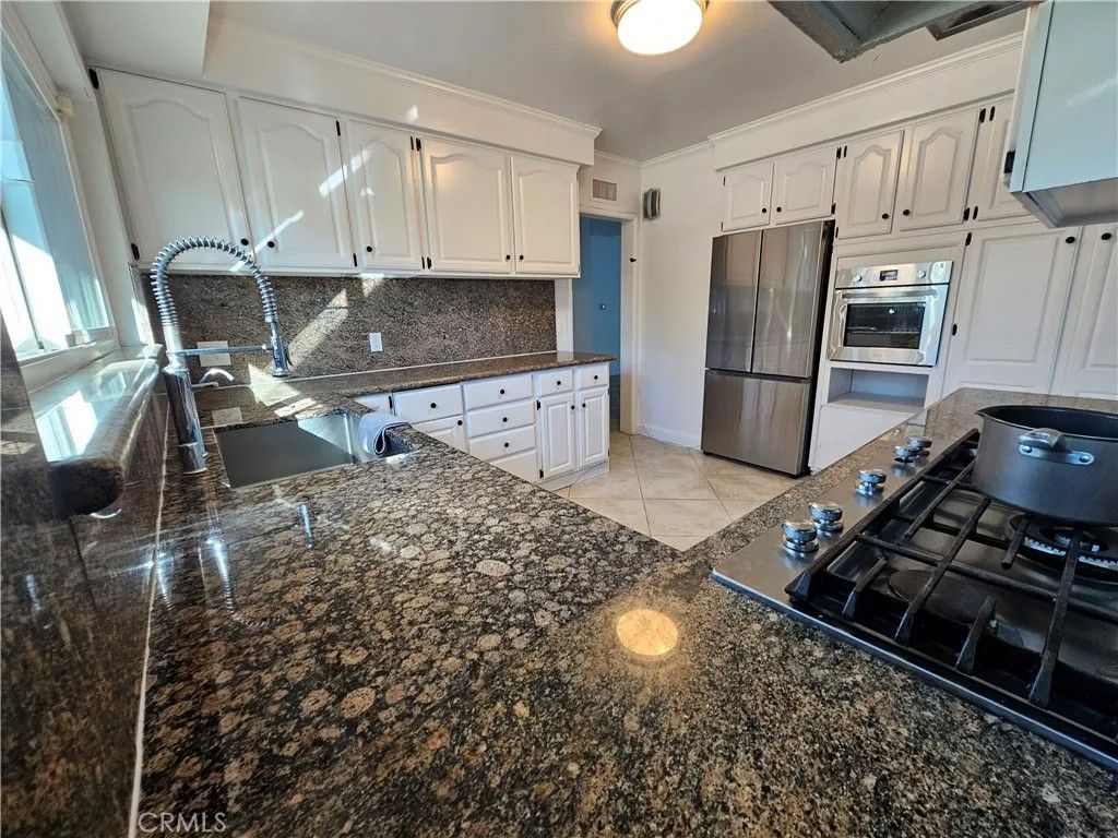 Photo of 5352 Bayer, Woodland Hills, CA 91367 (MLS # SR26012631)