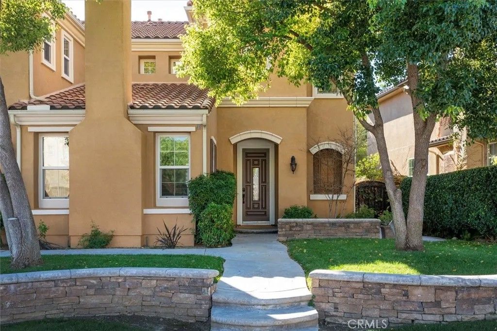 Photo of 29231 Black Pine Way, Saugus, CA 91390 (MLS # SR25267392)