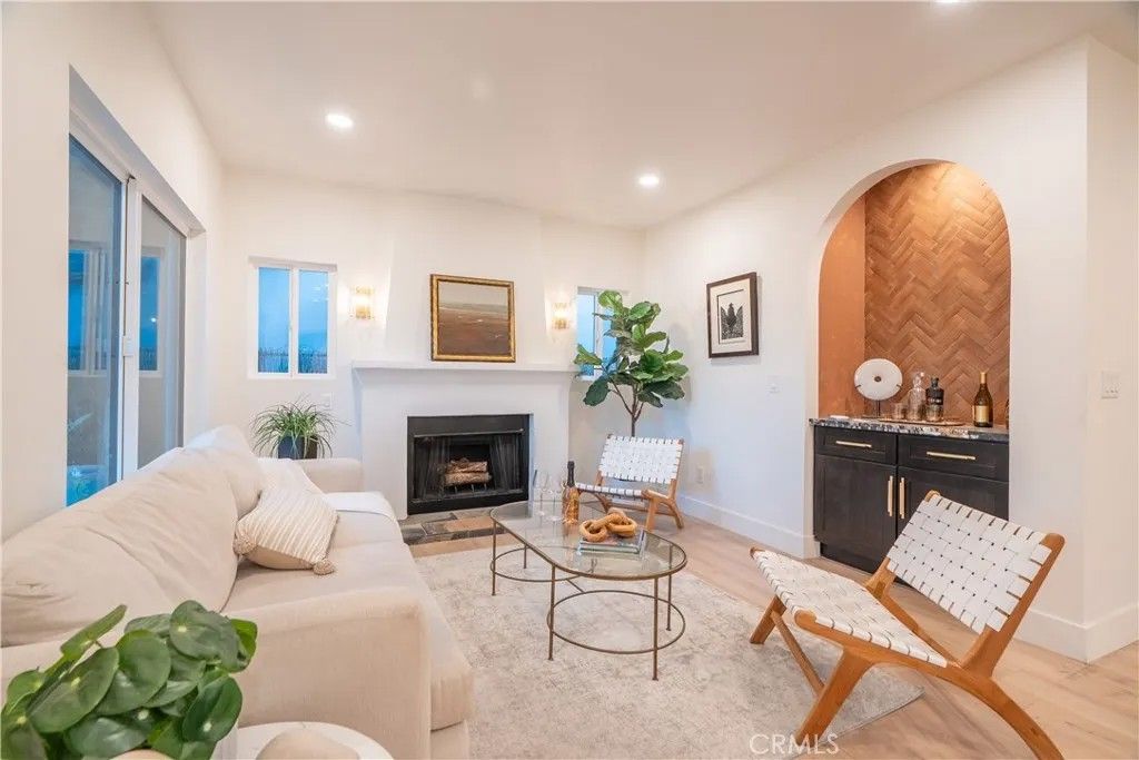 Photo of 6325 Long Street, Los Angeles, CA 90043 (MLS # SR26066537)