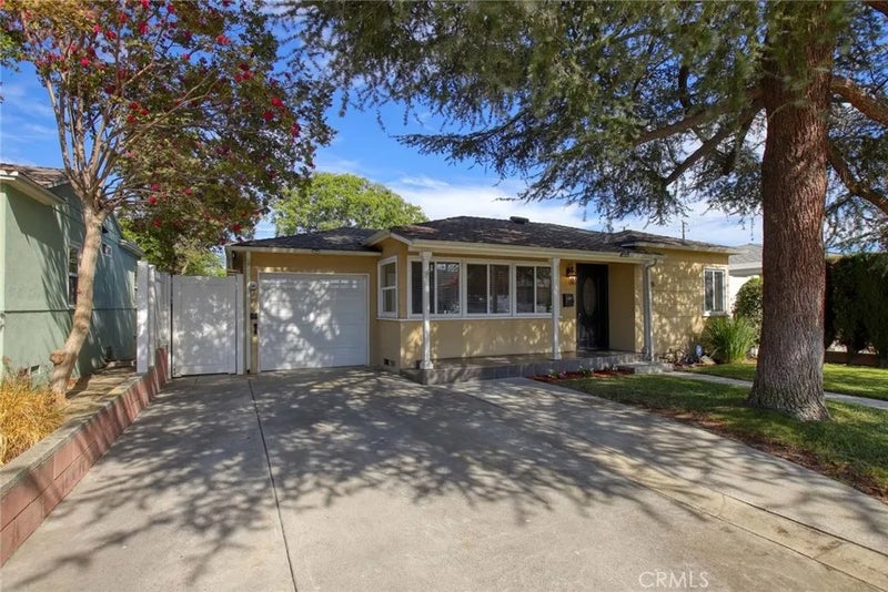 1426 N Avon