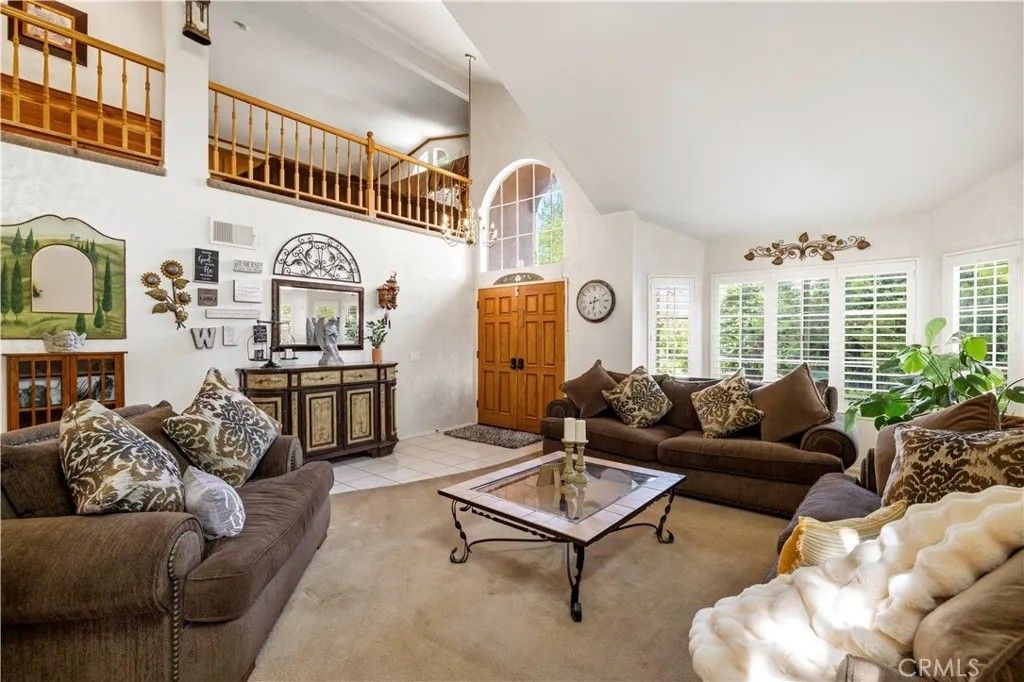 Photo of 28931 Woodside Dr, Saugus, CA 91390 (MLS # SR26079312)