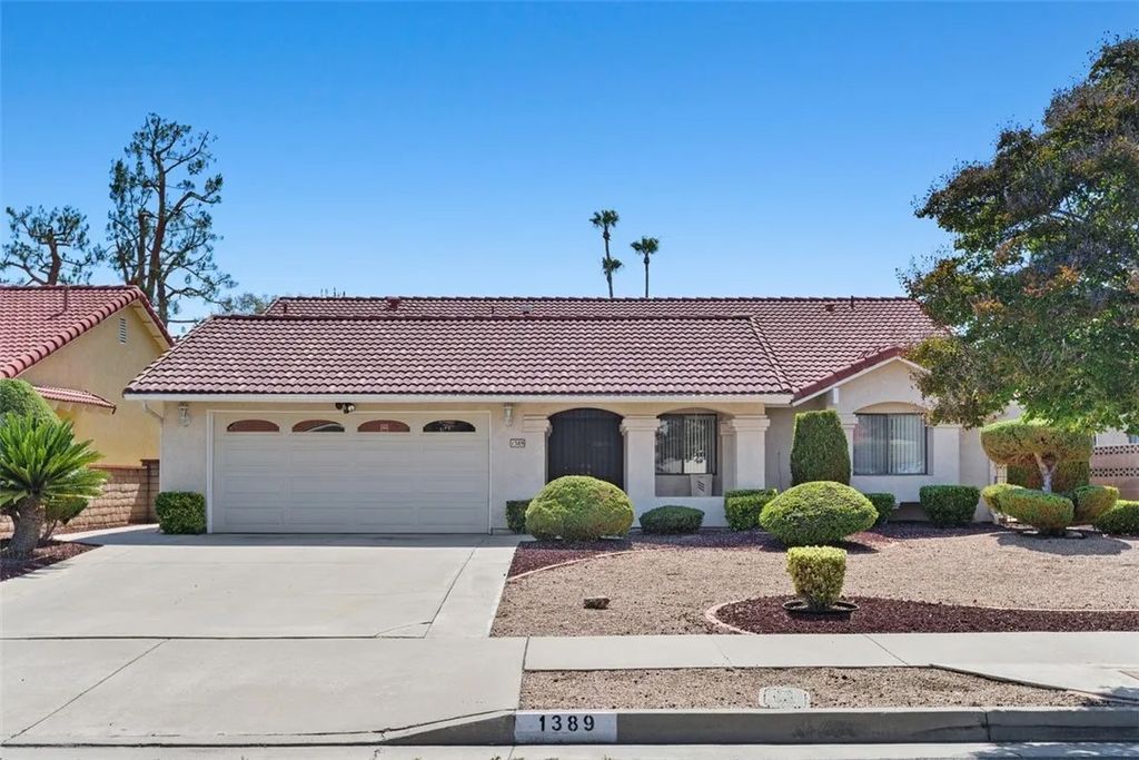 Photo of 1389 Pepper Tree DR, Hemet, CA 92545 (MLS # SB26108672)