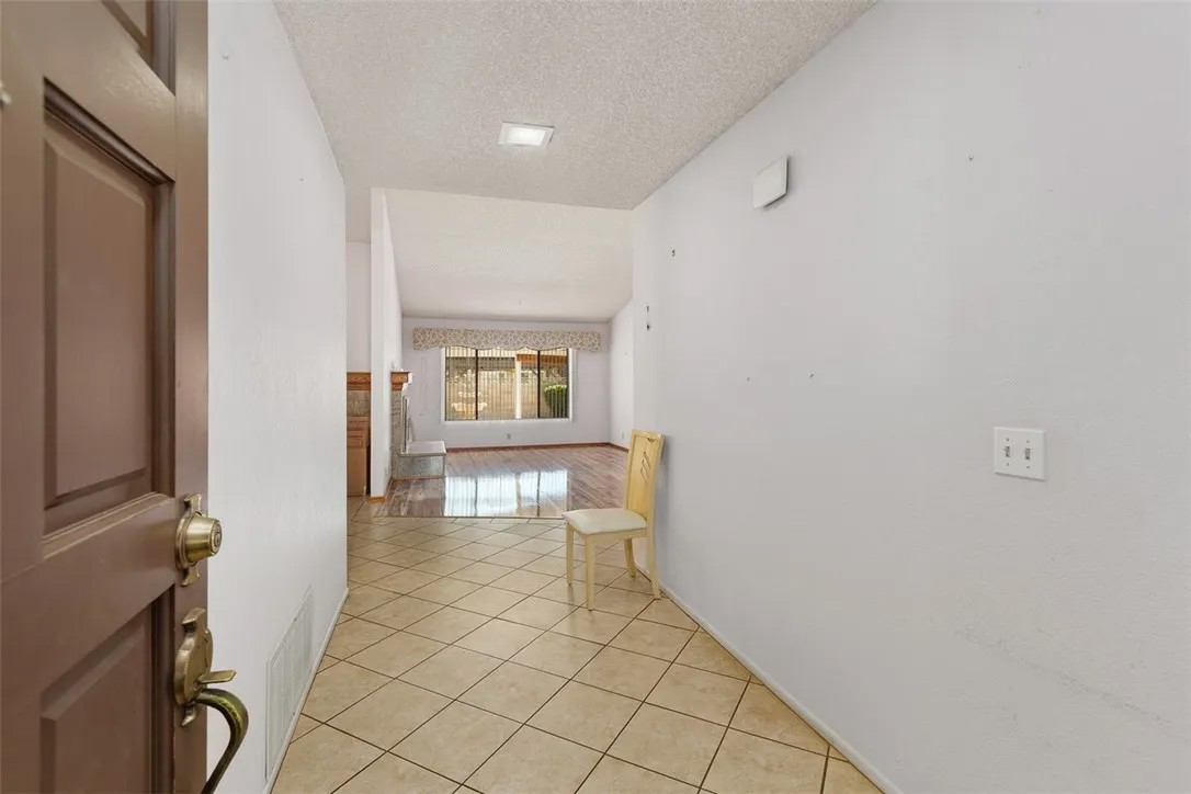 1389 Pepper Tree