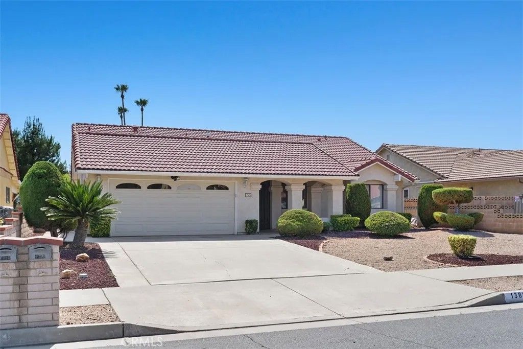 Photo of 1389 Pepper Tree DR, Hemet, CA 92545 (MLS # SB26108672)