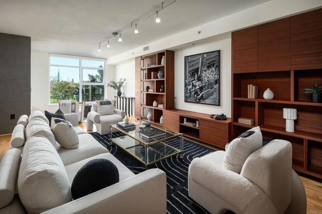 Photo of 1431 Pacific Highway #315, San Diego, CA 92101 (MLS # NDP2600571)