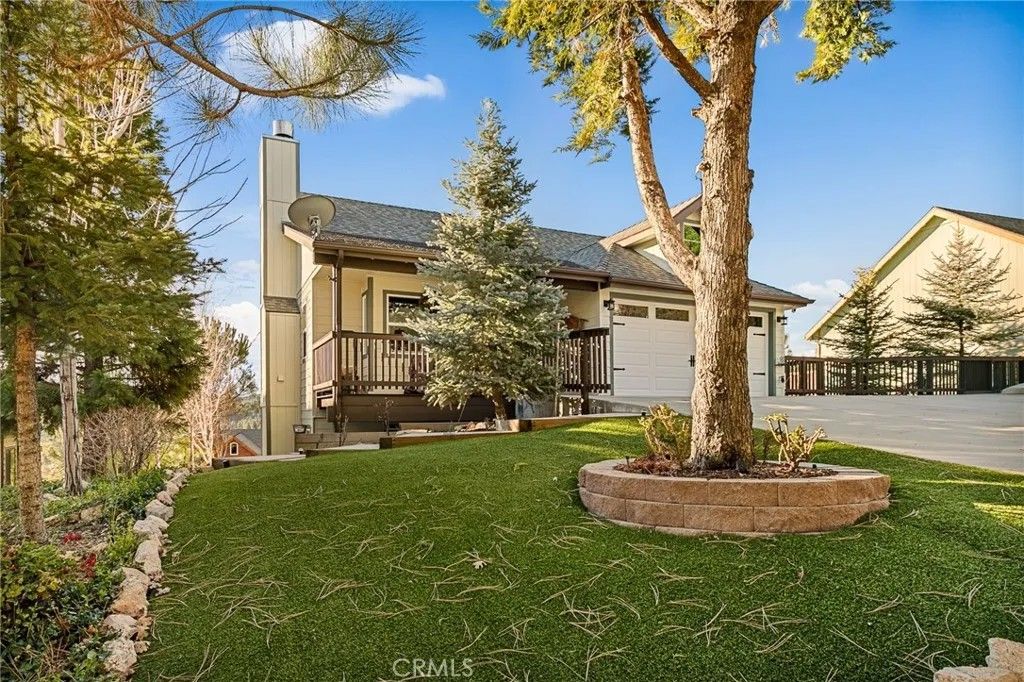 Photo of 26680 Merced Ln, Lake Arrowhead, CA 92352 (MLS # IG26013696)