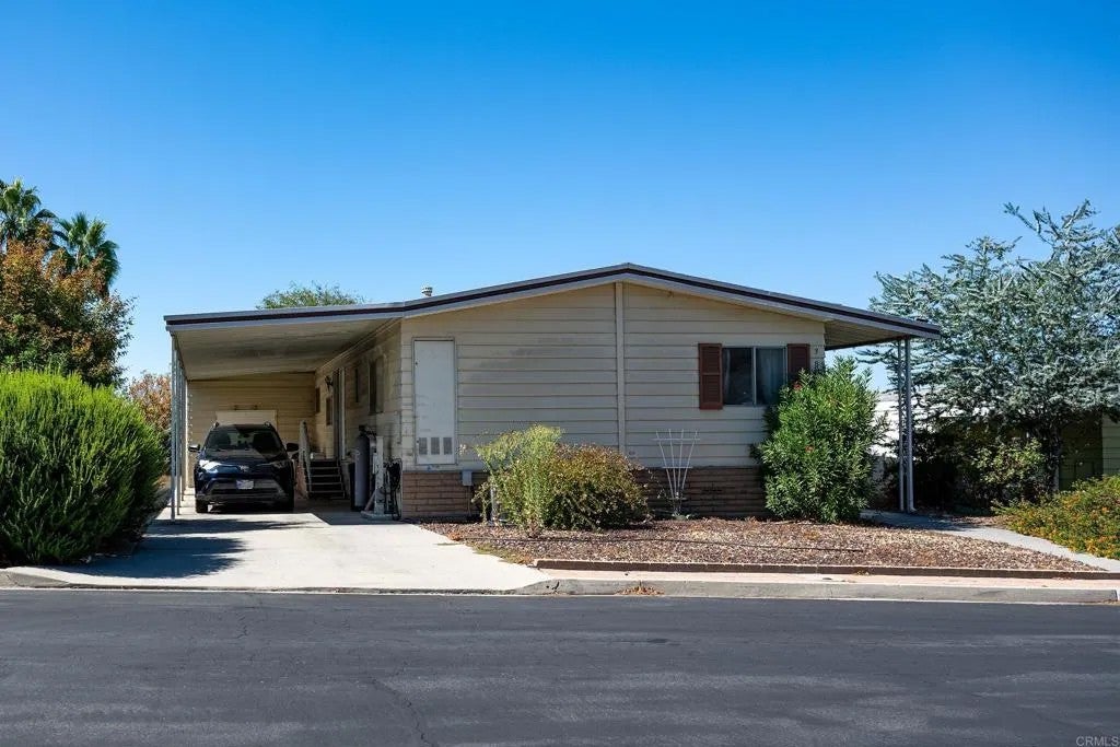 Photo of 38353 Via La Paloma, Murrieta, CA 92563 (MLS # PTP2607244)