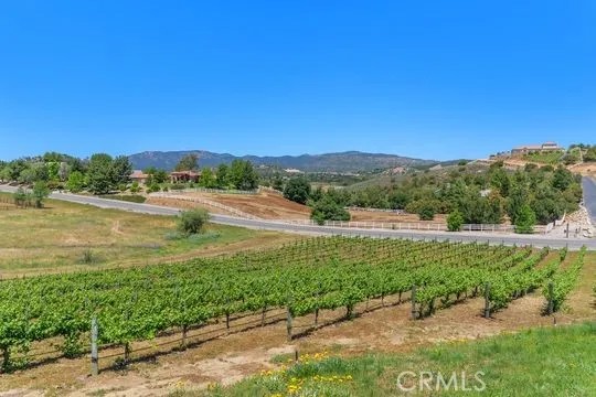 36475 AVENIDA LA CRESTA