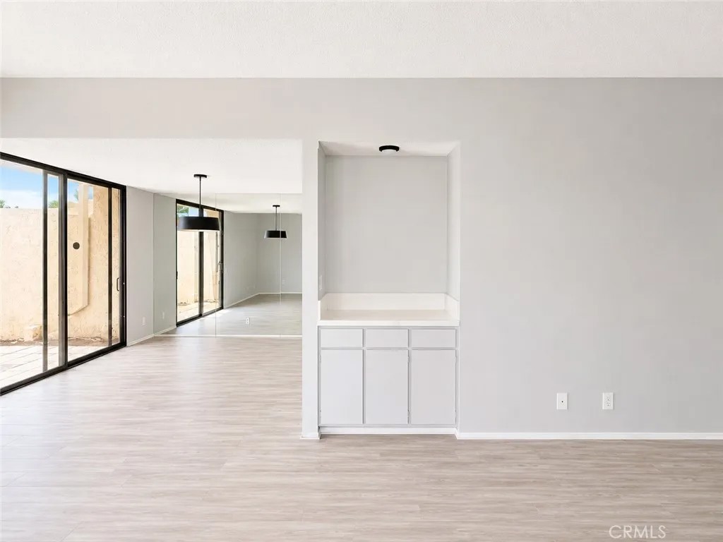 425 N Calle Rolph