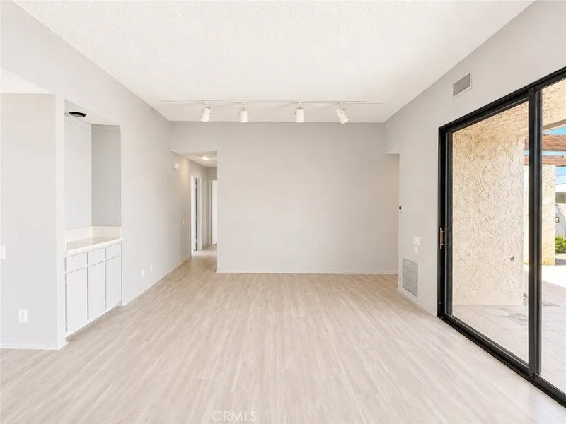 425 N Calle Rolph