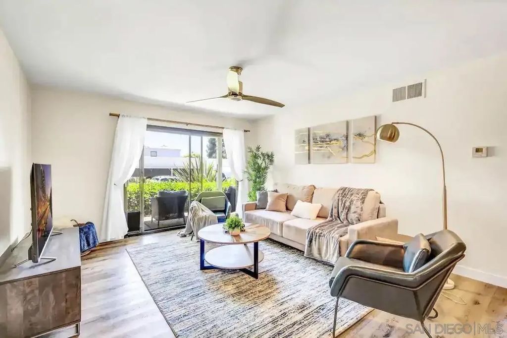 Photo of 12261 Carmel Vista Rd #175, San Diego, CA 92130 (MLS # 250041563)