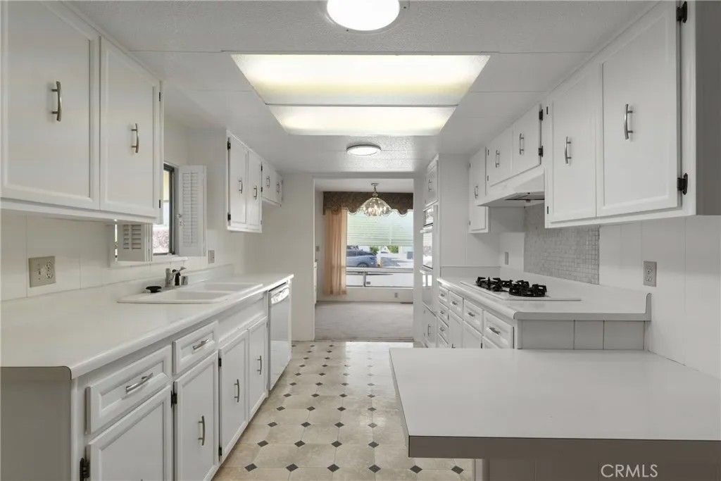 Photo of 868 Santo Tomas Dr, Hemet, CA 92545 (MLS # IG25241702)