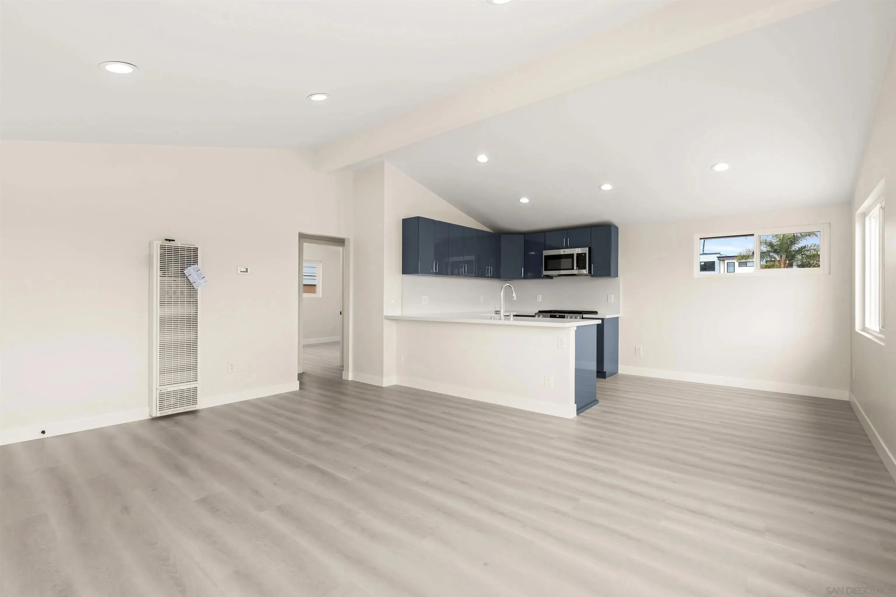 San Diego, California 92109, United States, 5 Bedrooms Bedrooms, ,3 BathroomsBathrooms,Residential,Pending,199475