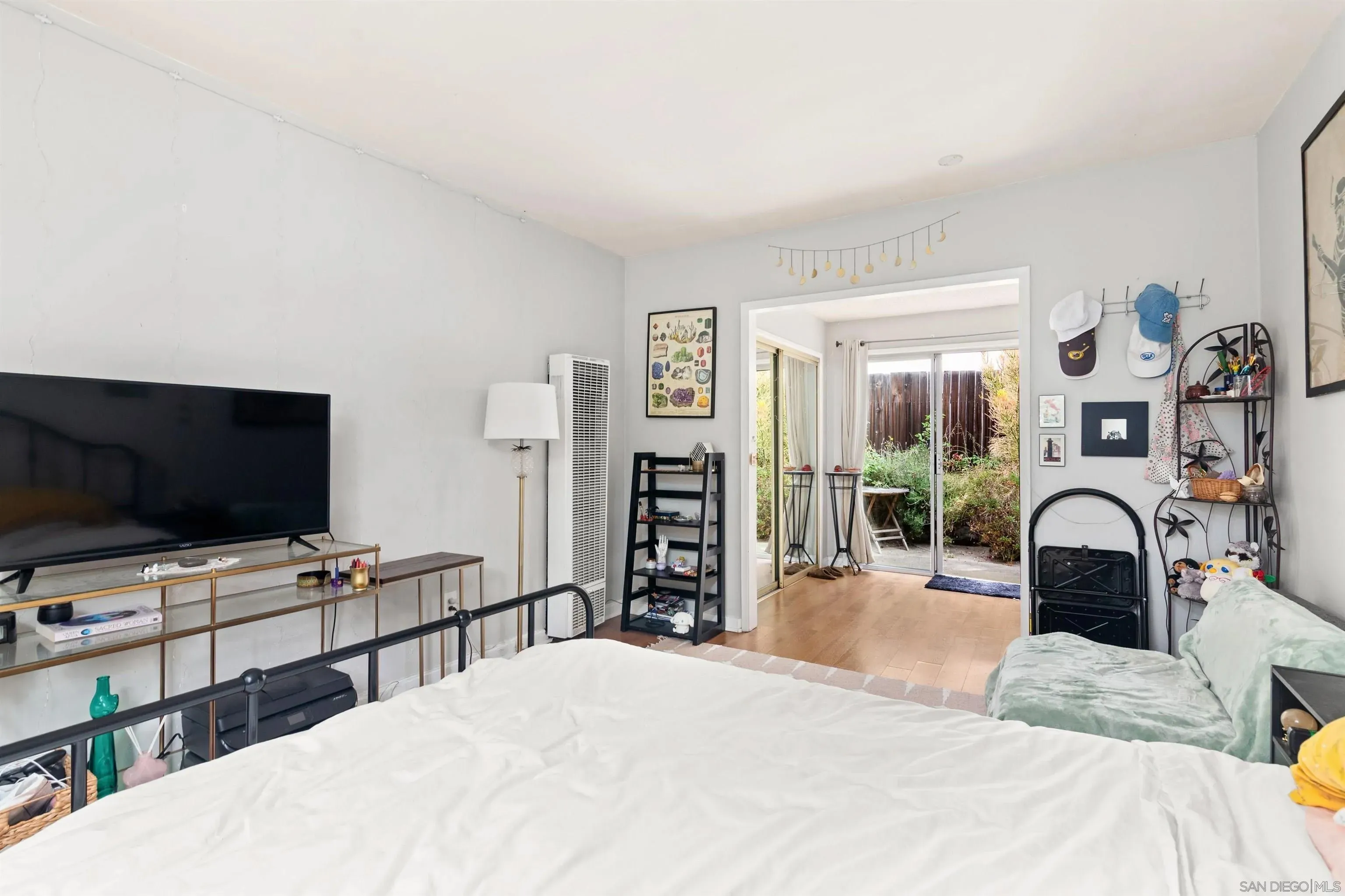 San Diego, California 92109, United States, 5 Bedrooms Bedrooms, ,3 BathroomsBathrooms,Residential,Pending,199475