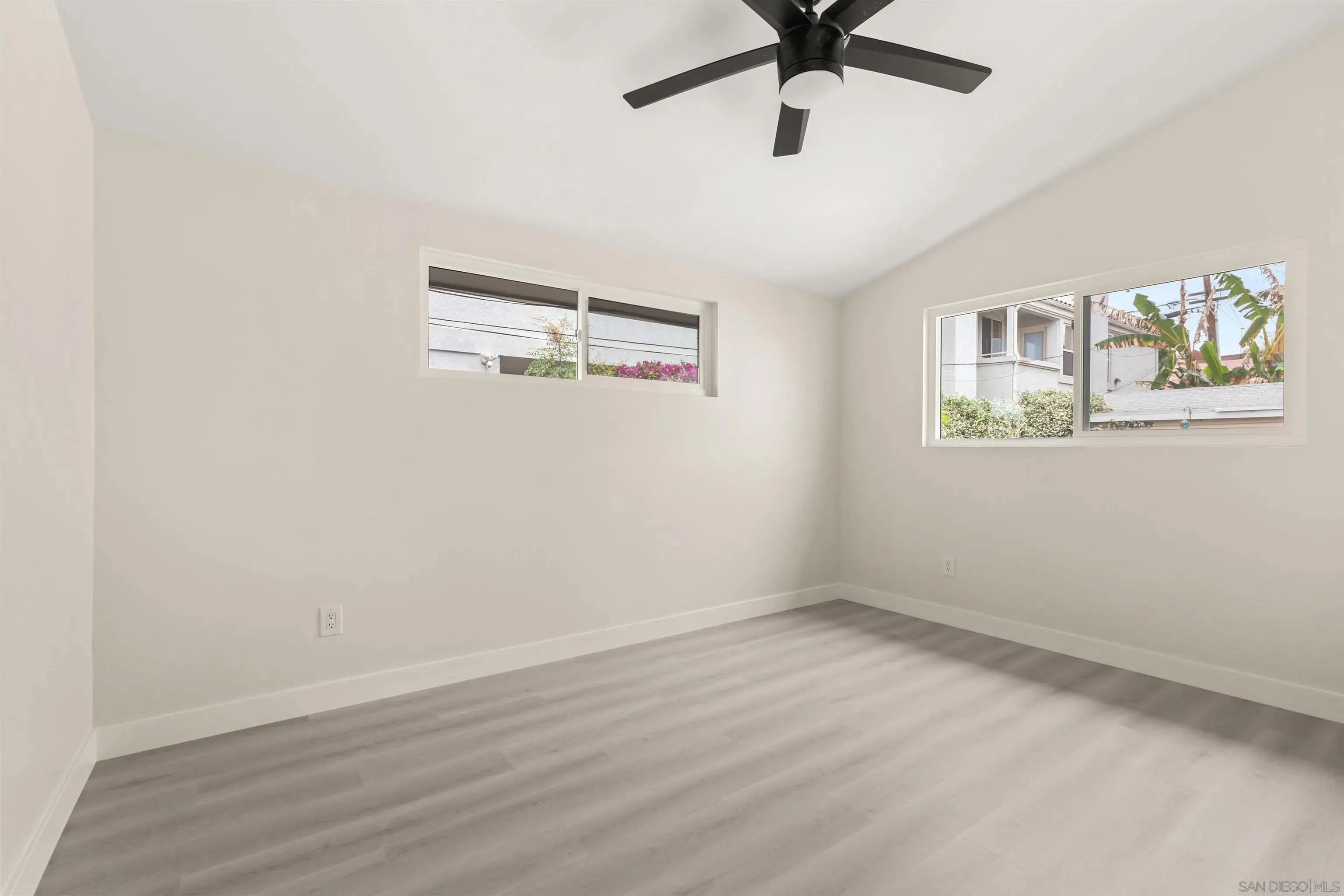 San Diego, California 92109, United States, 5 Bedrooms Bedrooms, ,3 BathroomsBathrooms,Residential,Pending,199475