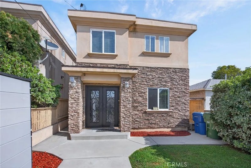 1310 W 1st