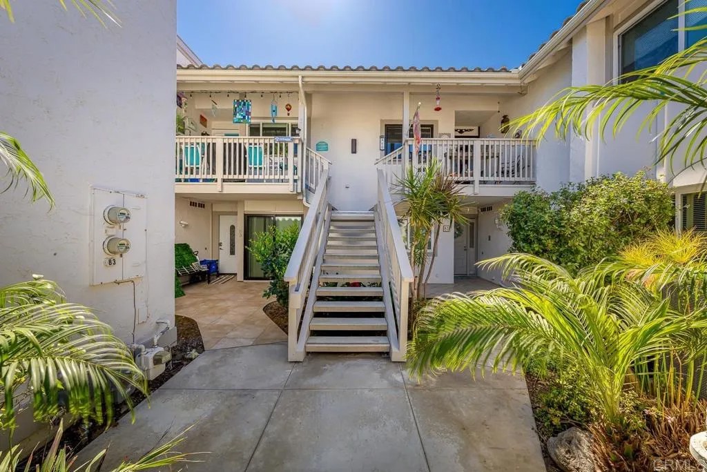 85 Kingston Court West