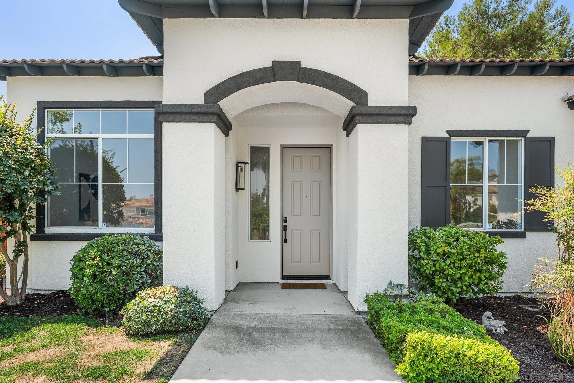 1585 Whispering Palm Dr