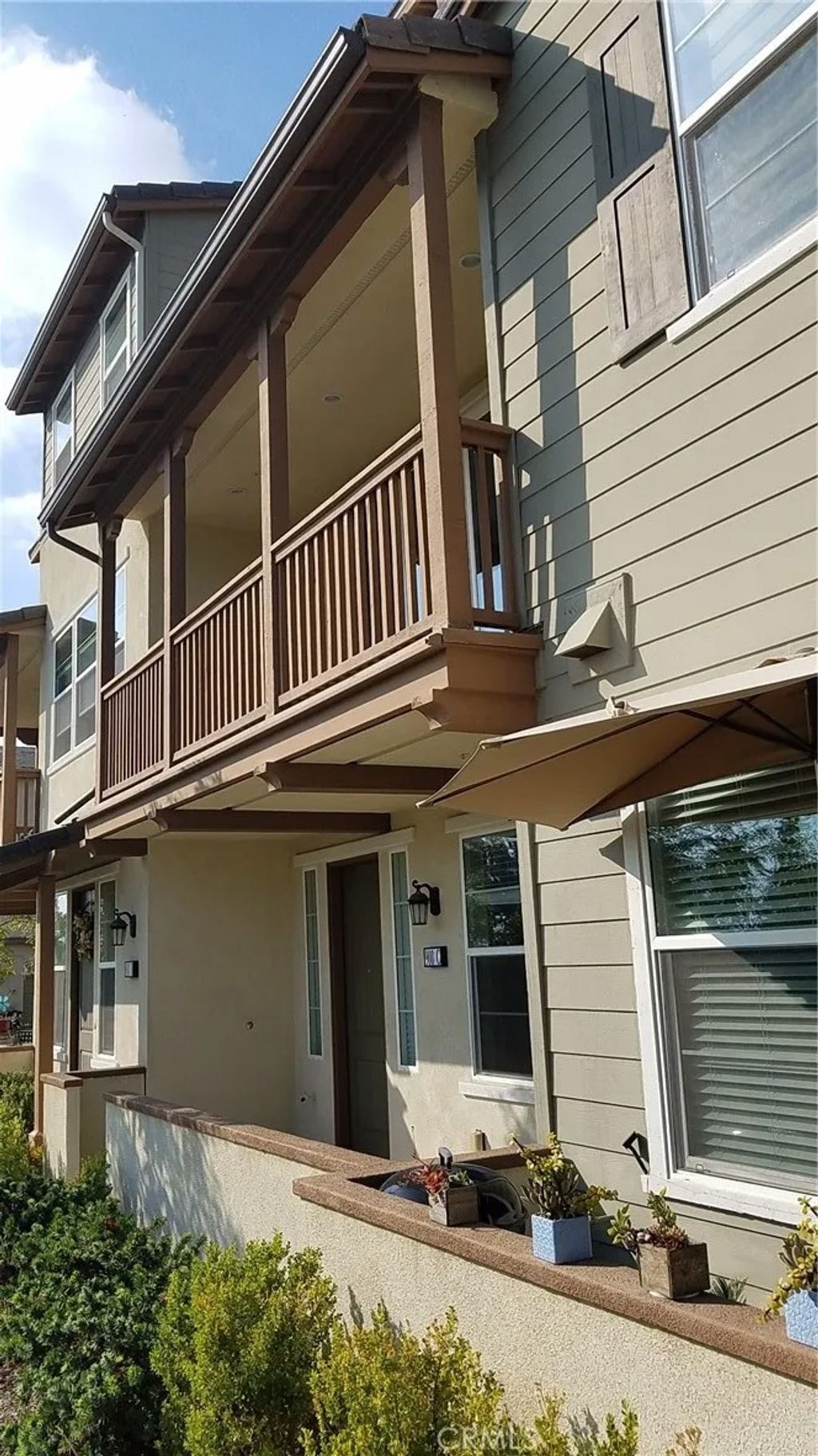 Photo of 908 N Acacia Court #C, Azusa, CA 91702 (MLS # CV26000960)