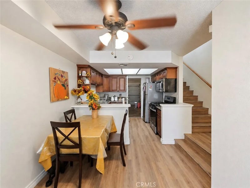 182 W Walnut B