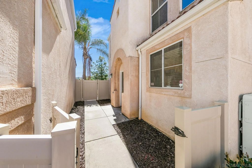 Photo of 919 Caminito Estrella, Chula Vista, CA 91910 (MLS # 260004835)