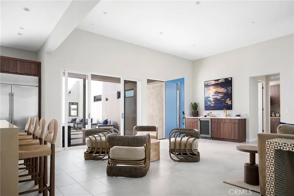4505 Thunderbird Way